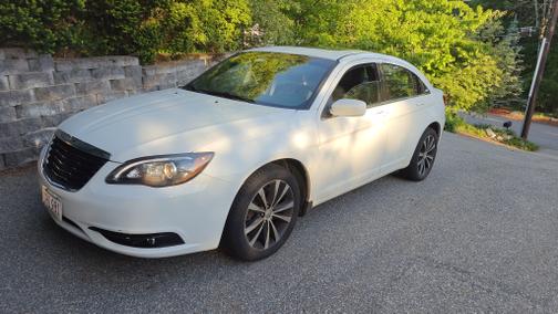 White 2013 Chrysler 200 Limited