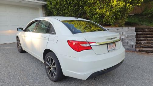 White 2013 Chrysler 200 Limited