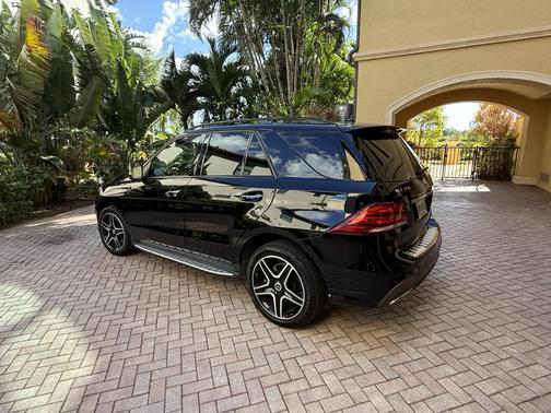 Black 2018 Mercedes-Benz GLE 350 Base