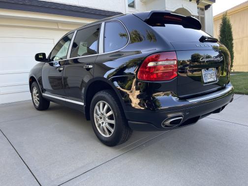 2010 Porsche Cayenne Base