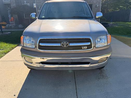 Beige 2000 Toyota Tundra SR5 Access Cab