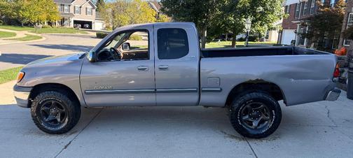 Beige 2000 Toyota Tundra SR5 Access Cab