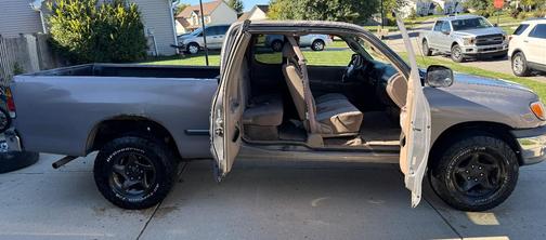 Beige 2000 Toyota Tundra SR5 Access Cab