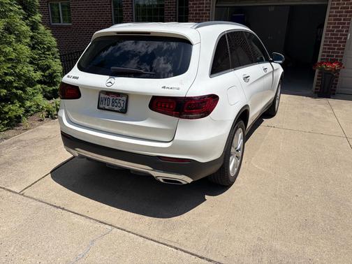 White 2020 Mercedes-Benz GLC 300 4MATIC