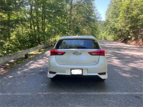 White 2016 Scion iM Base