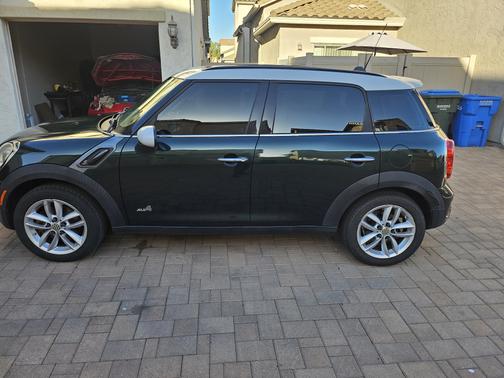 Green 2012 MINI Cooper S Countryman Base