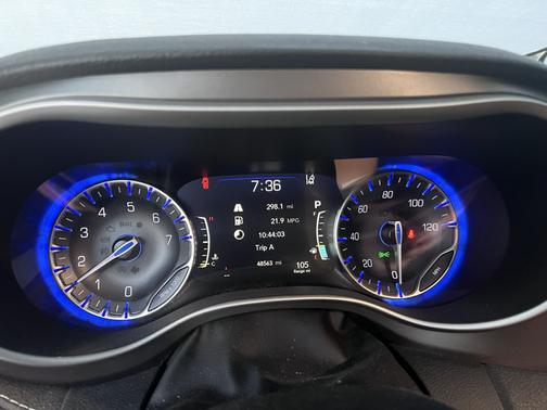 White 2022 Chrysler Pacifica Touring L