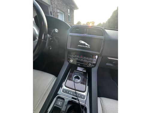 2020 Jaguar F-PACE 25t Prestige