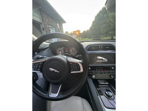 2020 Jaguar F-PACE 25t Prestige