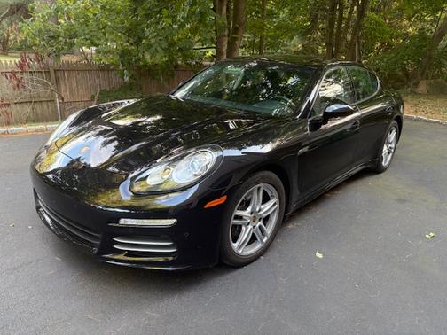 2015 Porsche Panamera 4
