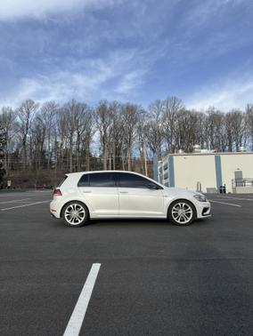 Photo 4 of 12 of 2019 Volkswagen Golf R 4-Door w/DCC & Navigation