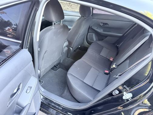 Black 2024 Nissan Sentra SV
