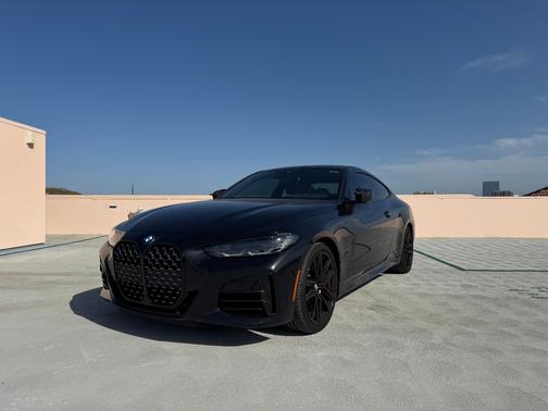 Black 2022 BMW M440 i