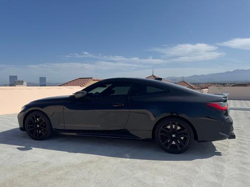 Black 2022 BMW M440 i