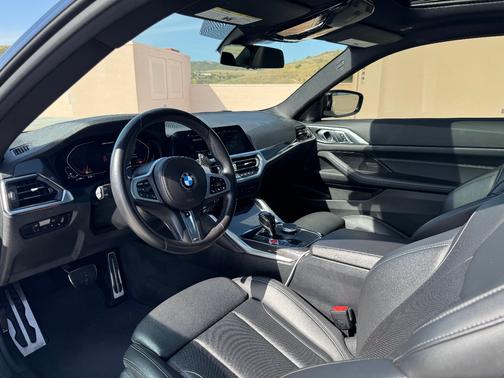 Black 2022 BMW M440 i