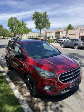 Red 2017 Ford Escape SE