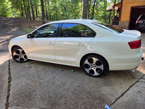 White 2012 Volkswagen Jetta SEL Premium