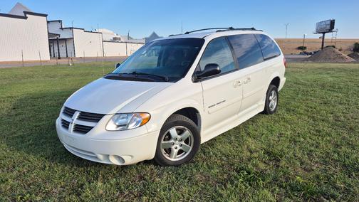 White 2006 Dodge Grand Caravan SXT