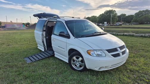 White 2006 Dodge Grand Caravan SXT