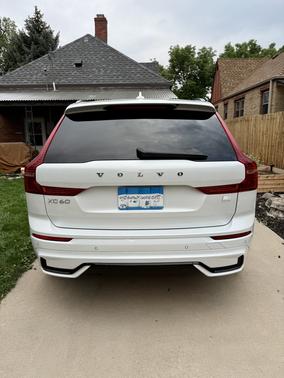 2023 Volvo XC60 Recharge Plug-In Hybrid T8 Ultimate Dark Theme
