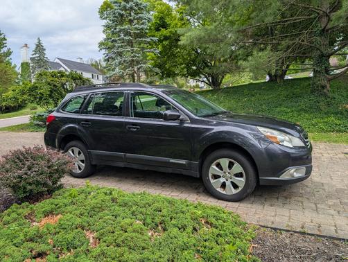 Gray 2012 Subaru Outback 2.5i