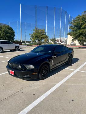 2014 Ford Mustang V6