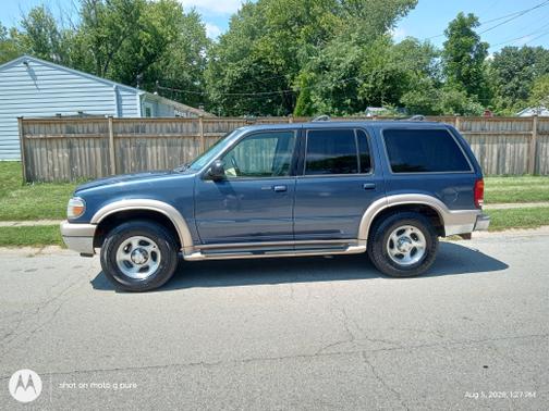 Brown 2000 Ford Explorer Eddie Bauer