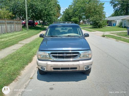 Brown 2000 Ford Explorer Eddie Bauer