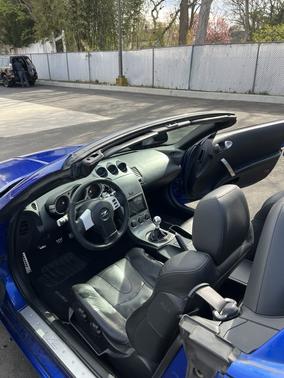 Blue 2004 Nissan 350Z Enthusiast