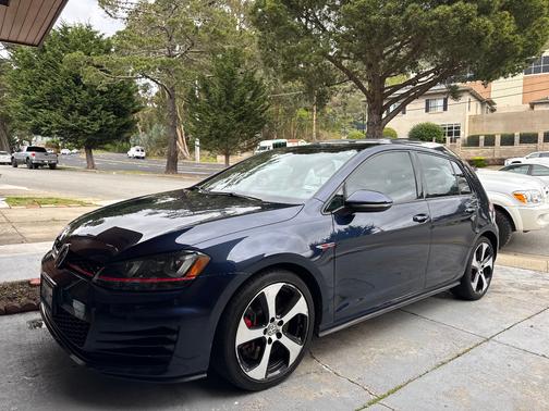 2017 Volkswagen Golf GTI SE 4-Door