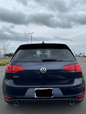 2017 Volkswagen Golf GTI SE 4-Door