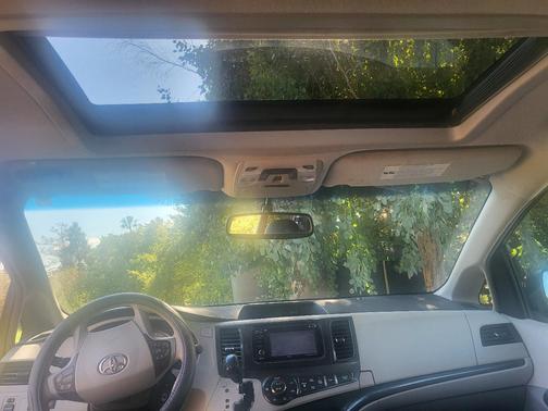 Red 2013 Toyota Sienna SE