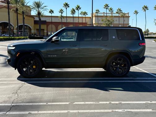 2022 Rivian R1S Launch Edition