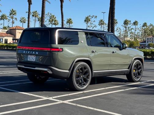 2022 Rivian R1S Launch Edition