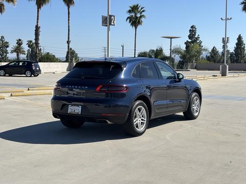 2017 Porsche Macan Macan