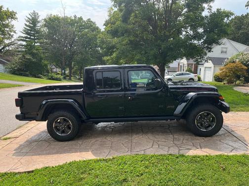Black 2023 Jeep Gladiator Rubicon