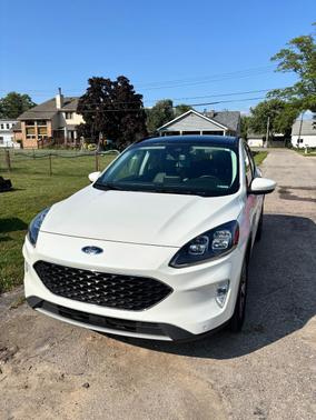 White 2022 Ford Escape Titanium