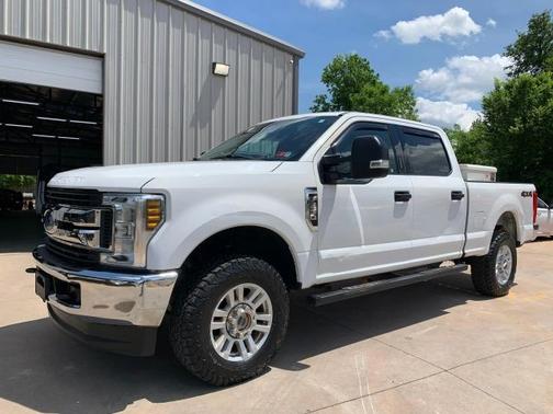 White 2019 Ford F-250 Lariat