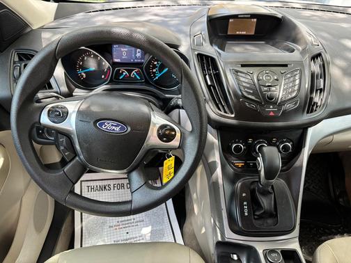 White 2015 Ford Escape SE