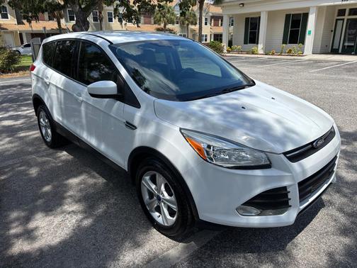 White 2015 Ford Escape SE