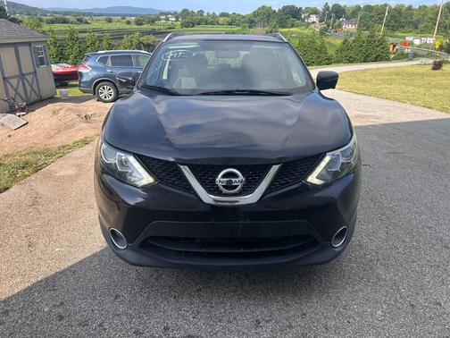 Black 2017 Nissan Rogue Sport SV