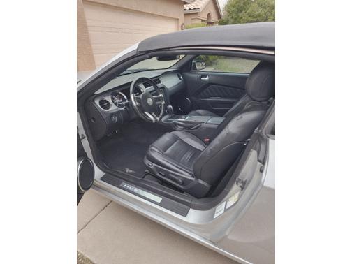2013 Ford Mustang V6 Premium