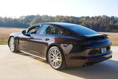 2018 Porsche Panamera Panamera