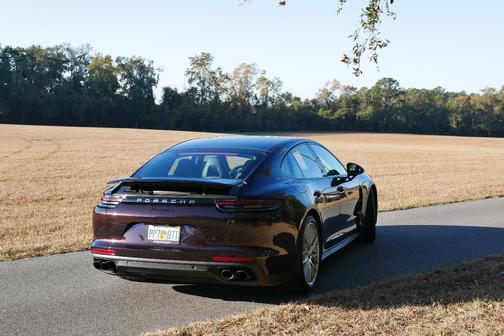 2018 Porsche Panamera Panamera