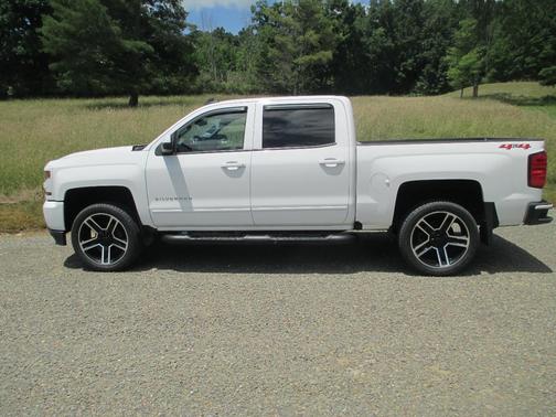 White 2018 Chevrolet Silverado 1500 1LT