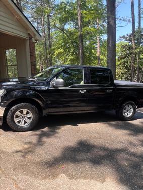 Black 2018 Ford F-150 XLT