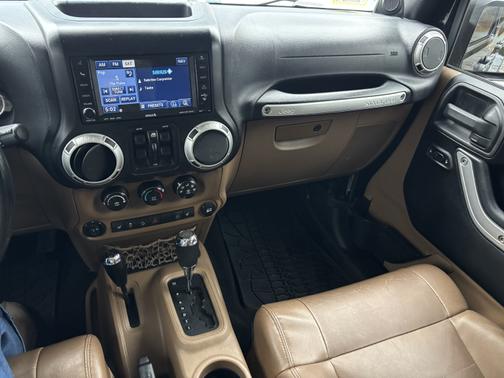 2011 Jeep Wrangler Unlimited Sahara