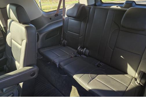 Black 2016 GMC Yukon XL SLT