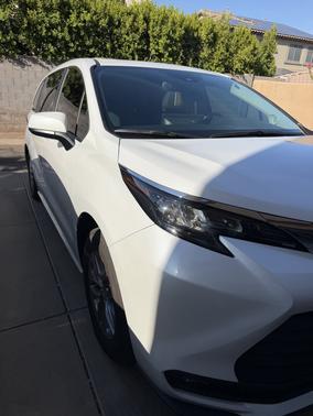 White 2025 Toyota Sienna XLE