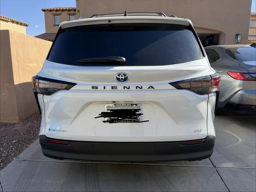White 2025 Toyota Sienna XLE